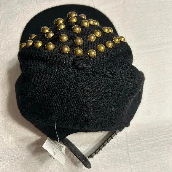 Y2K  men black  cap ,solid metal detail, gold colored , solid semi bead,punk - Picture 3 of 16